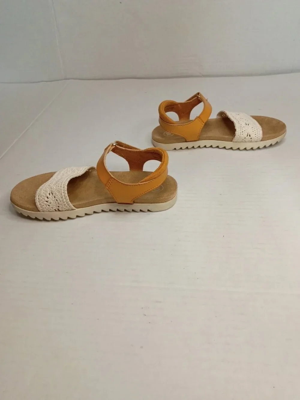 Cat & Jack Blair Cream Woven Footbed Sandals Girls Size 10